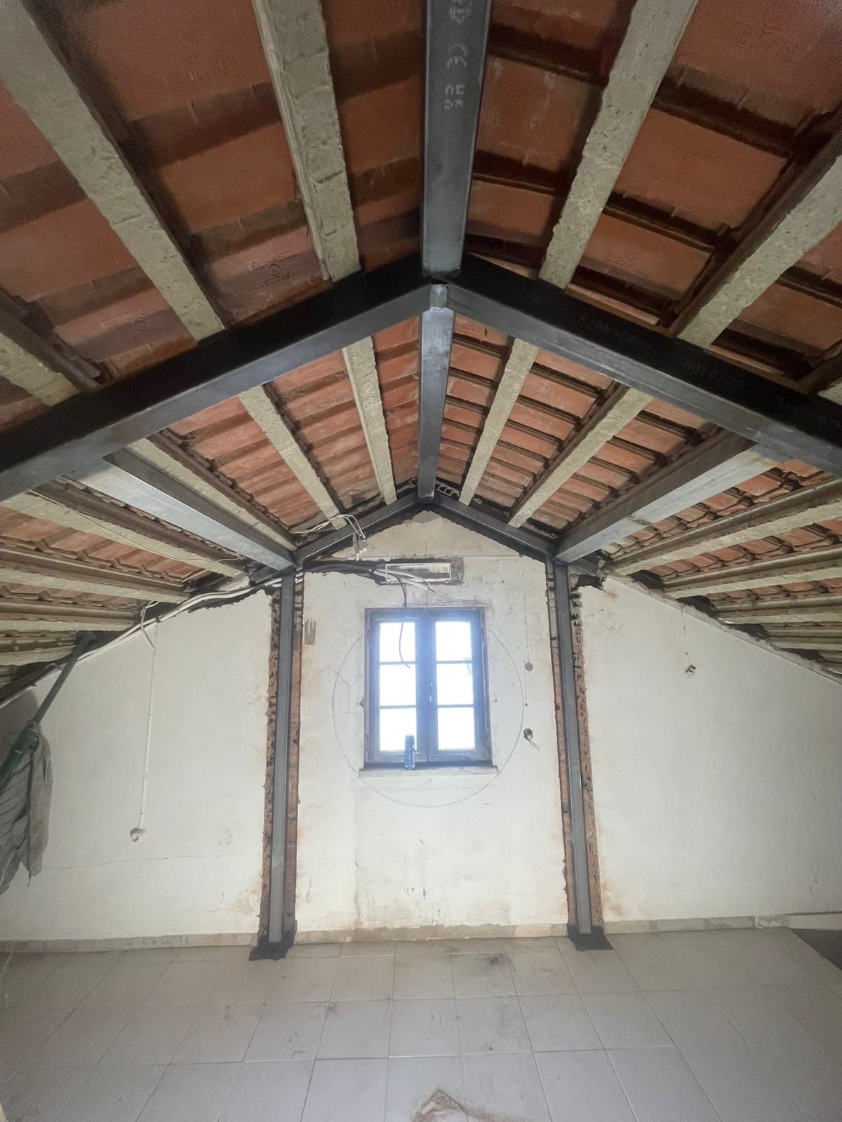 Reabilitação e Reforço Estrutural de Moradia Unifamiliar — 1
